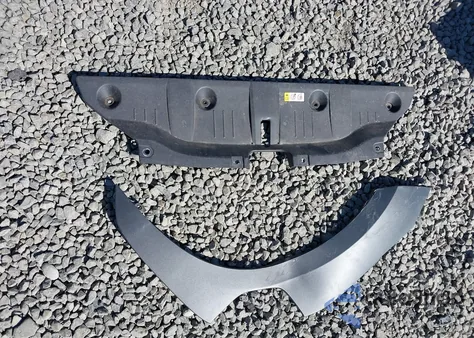 2023 Subaru Solterra Limited z USA, uszkodzony, nr VIN JTMABABA8PA010791